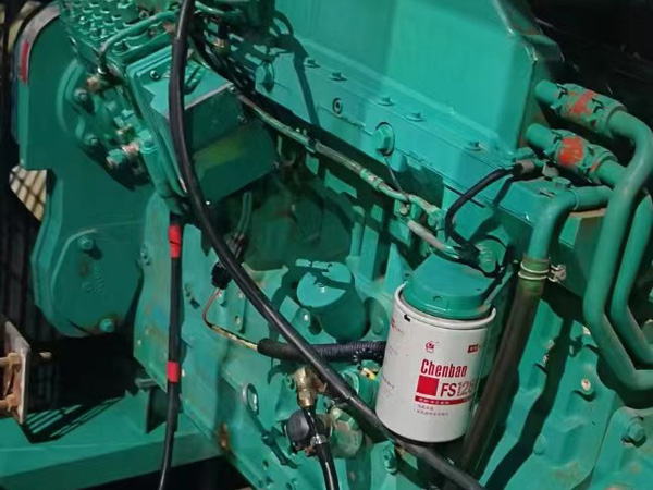 新华如何确定新的发电机组控制系统是否与原系统兼容？