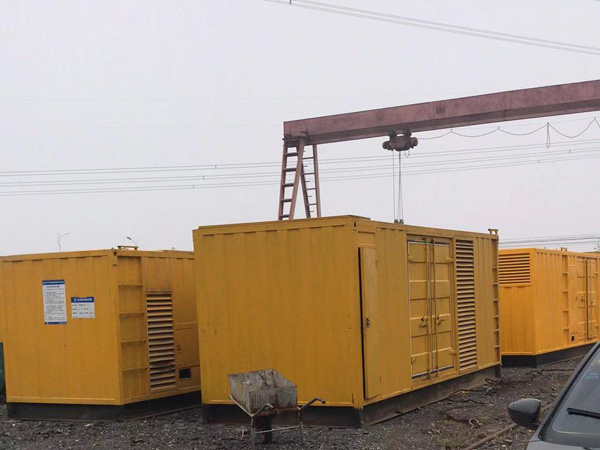 新华100kw柴油发电机组每小时油耗？