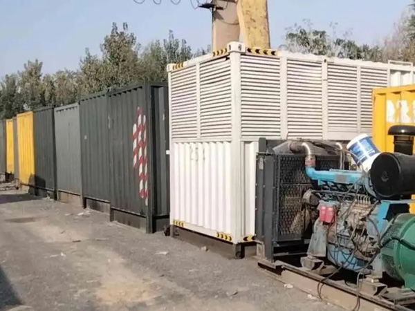 新华200KW柴油发电机机组每小时油耗是多少？