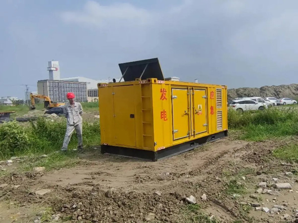 新华冬季低温环境下，发电机组启动电瓶的容量需求是否会增加？