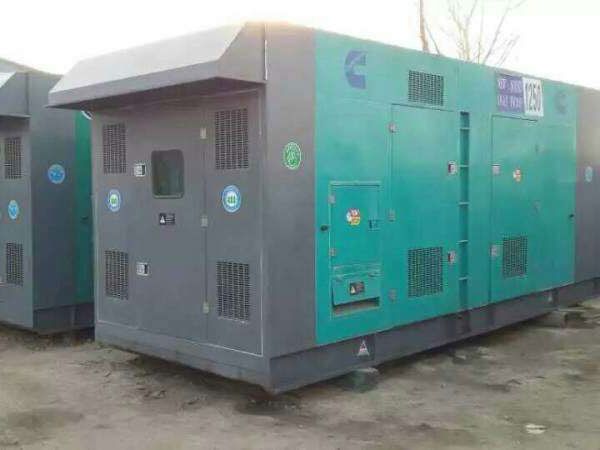 新华合同中关于工期延误的责任如何界定和处理？